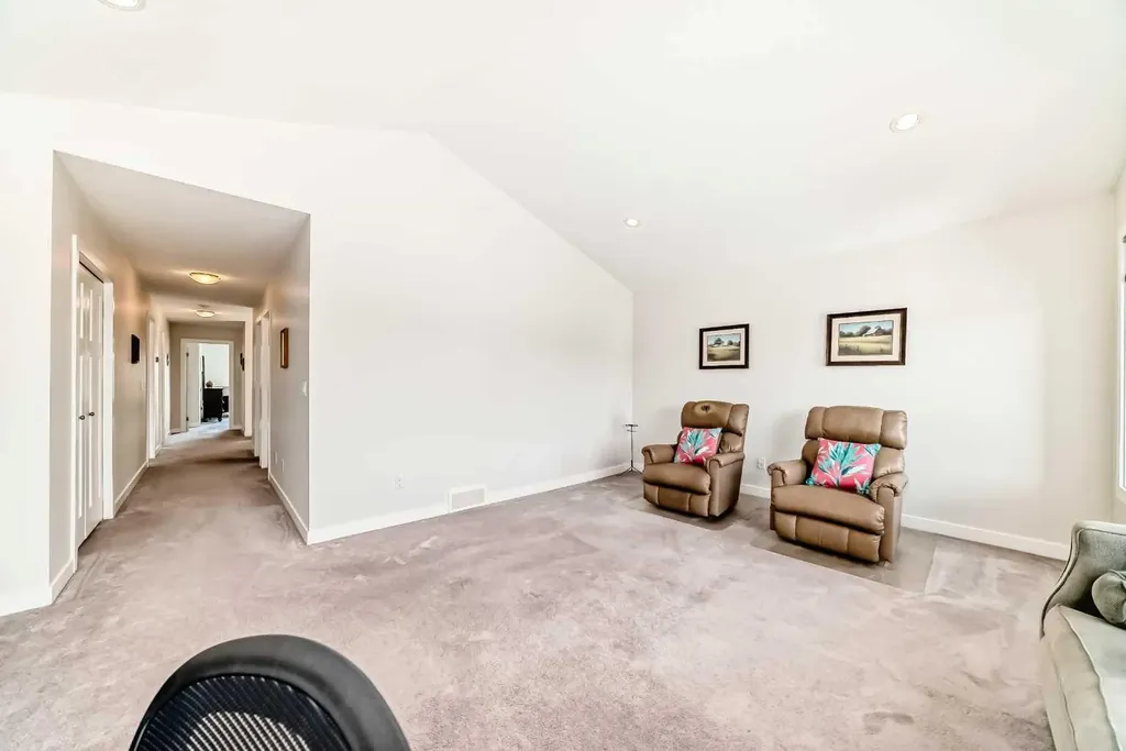 151 Baywater Rise SW Airdrie AB T3H 3V4