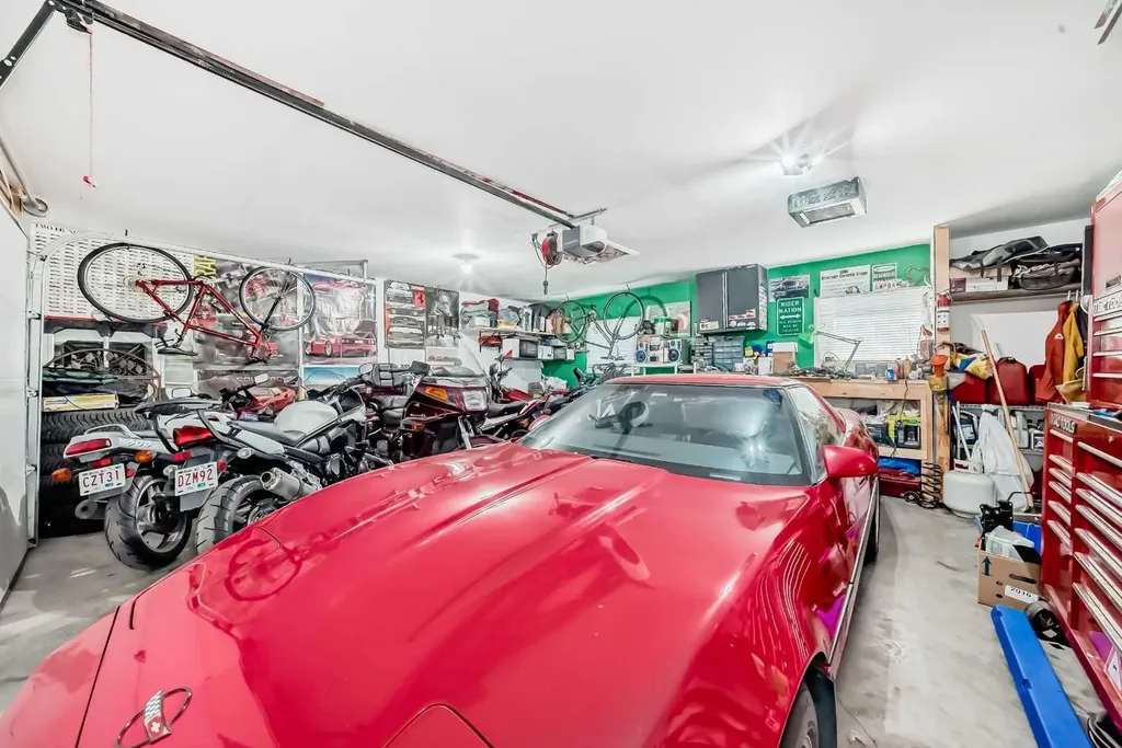 151 Baywater Rise SW Airdrie AB T3H 3V4