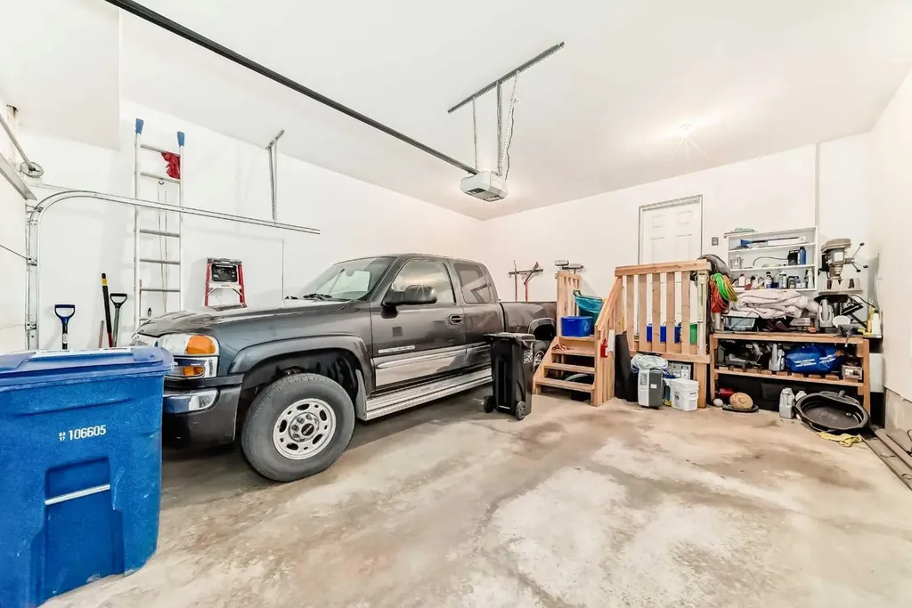 151 Baywater Rise SW Airdrie AB T3H 3V4