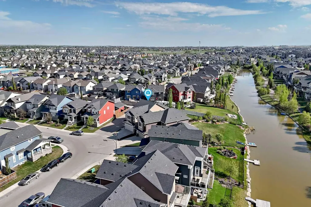 151 Baywater Rise SW Airdrie AB T3H 3V4