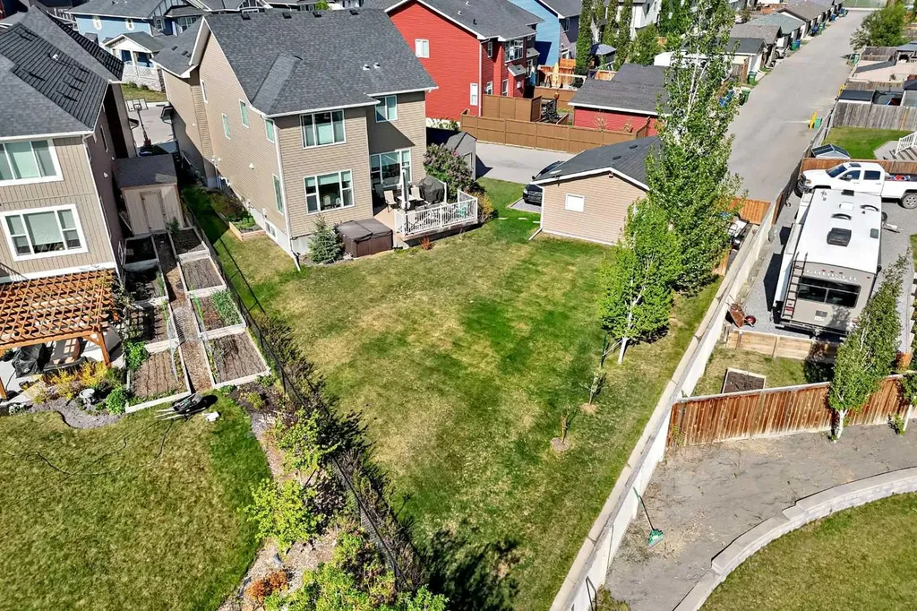 151 Baywater Rise SW Airdrie AB T3H 3V4