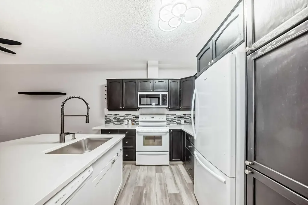 14645 6 Street SW Calgary AB T2Y 3S1