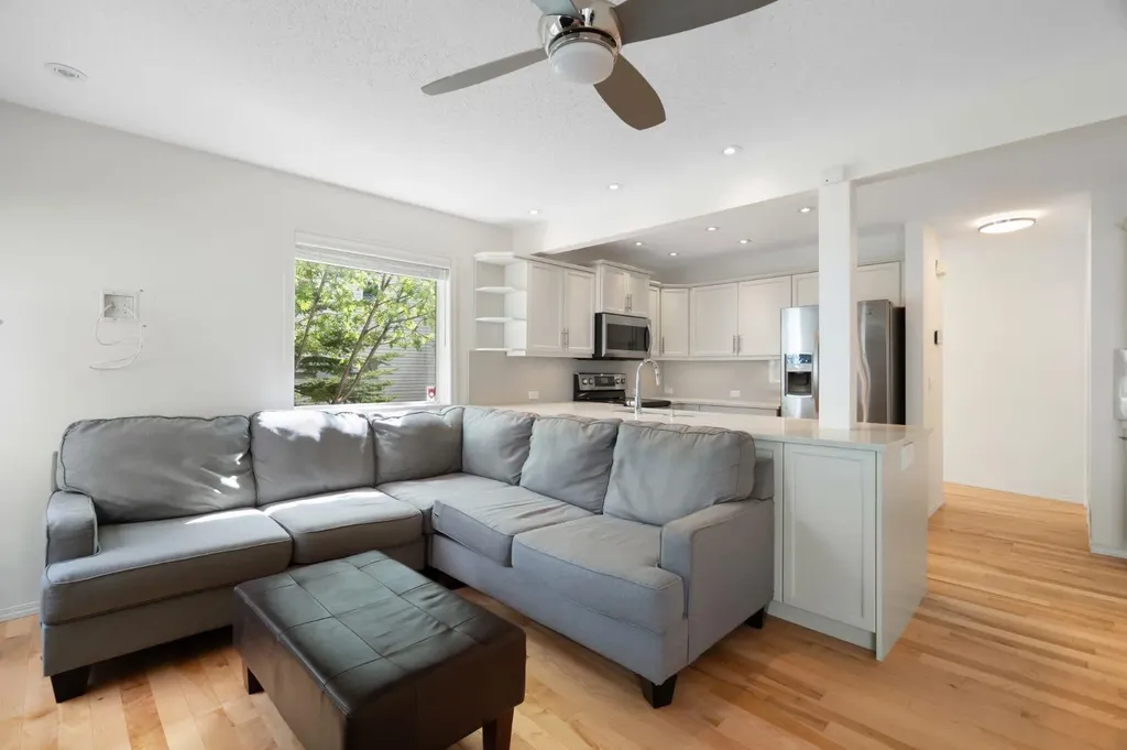 10 Eversyde Court SW Calgary AB T2Y 4S4