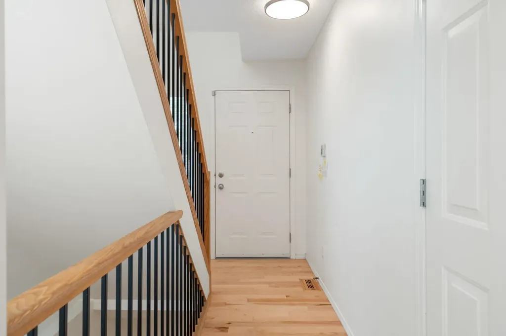 10 Eversyde Court SW Calgary AB T2Y 4S4