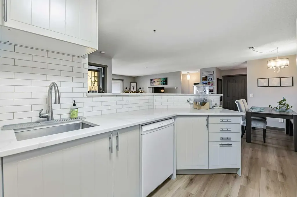 12 Cimarron Common Okotoks AB T1S 2G1