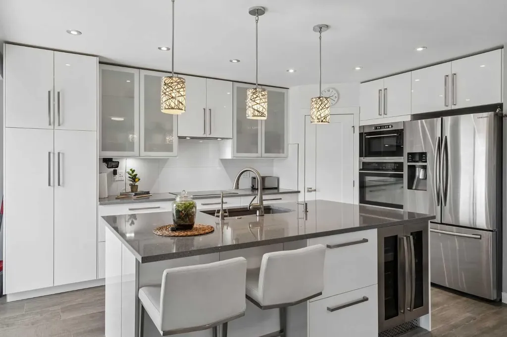 105 Royal Birch Crescent NW Calgary AB T3G 5N8