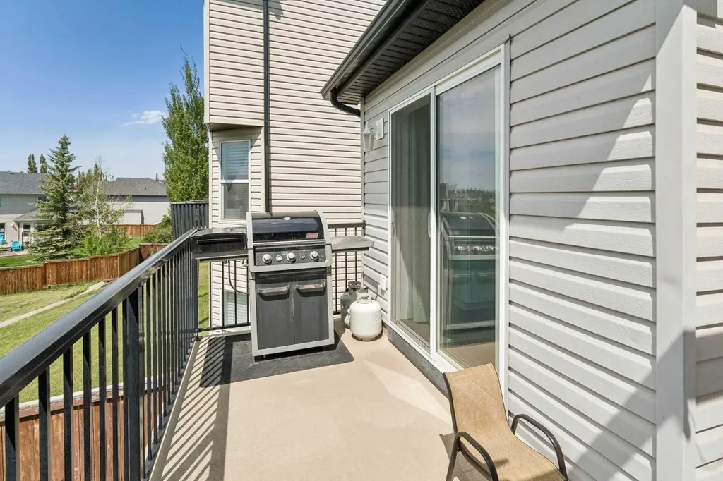 105 Royal Birch Crescent NW Calgary AB T3G 5N8