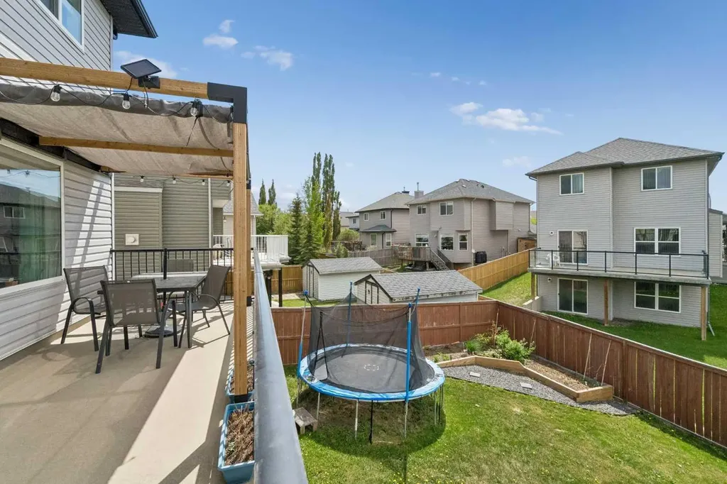 105 Royal Birch Crescent NW Calgary AB T3G 5N8