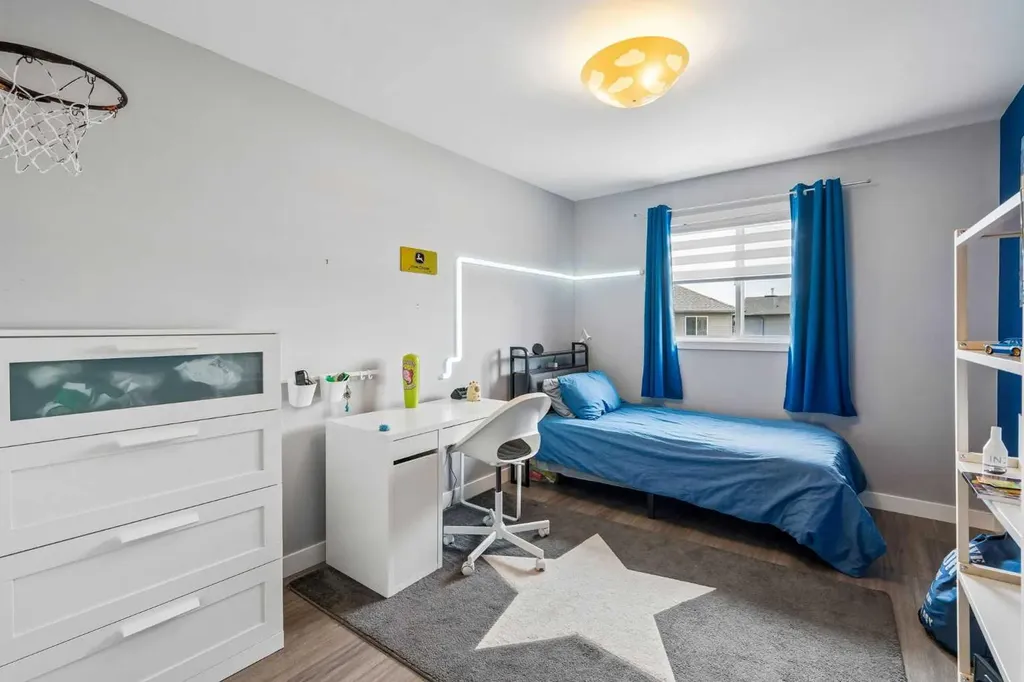 105 Royal Birch Crescent NW Calgary AB T3G 5N8