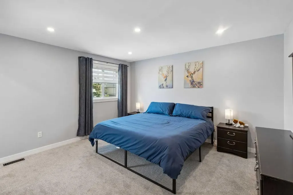 105 Royal Birch Crescent NW Calgary AB T3G 5N8