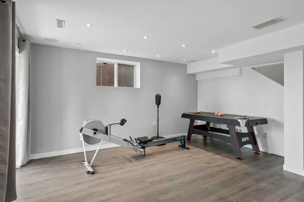 105 Royal Birch Crescent NW Calgary AB T3G 5N8