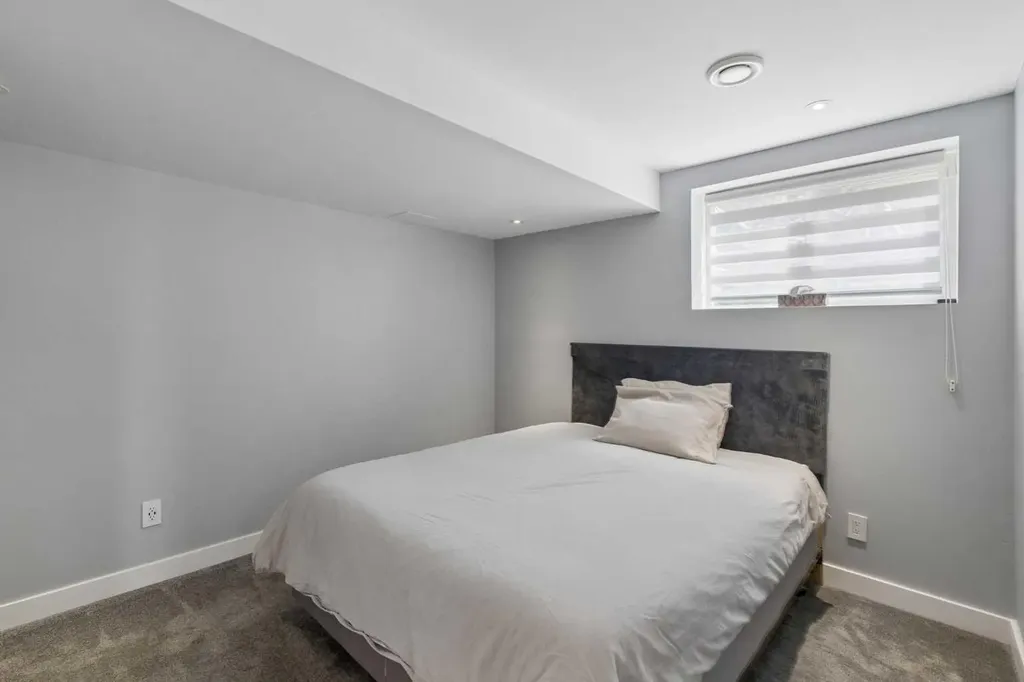 105 Royal Birch Crescent NW Calgary AB T3G 5N8