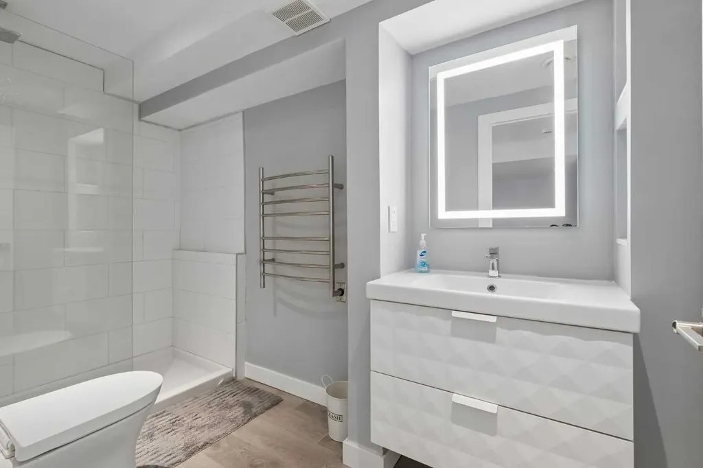 105 Royal Birch Crescent NW Calgary AB T3G 5N8
