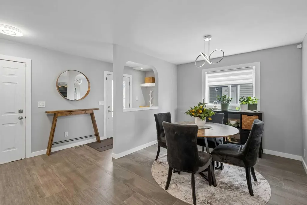 105 Royal Birch Crescent NW Calgary AB T3G 5N8
