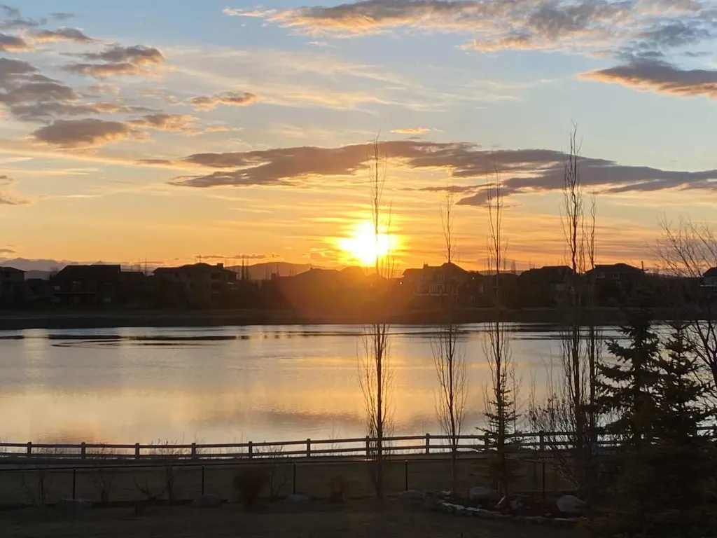 31 Montenaro Bay Cochrane Lake AB T4C 0A5