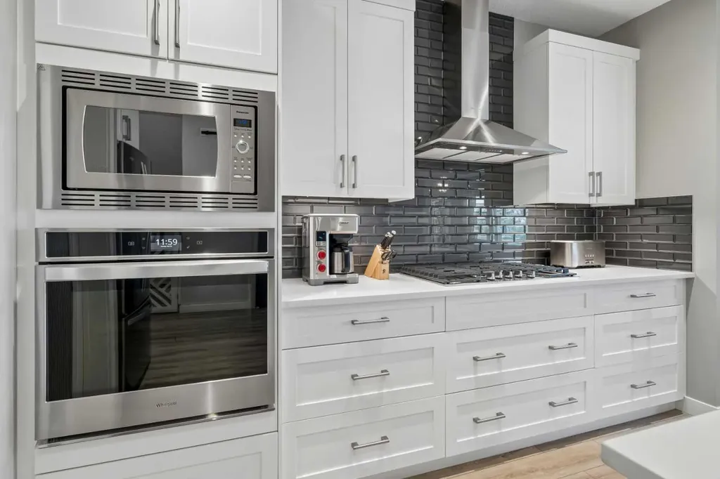 4 Highwood Drive Okotoks AB T1S5S3