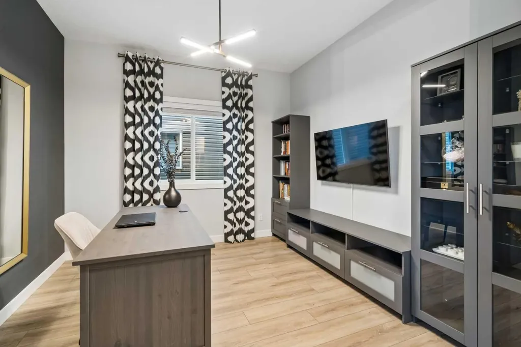 4 Highwood Drive Okotoks AB T1S5S3