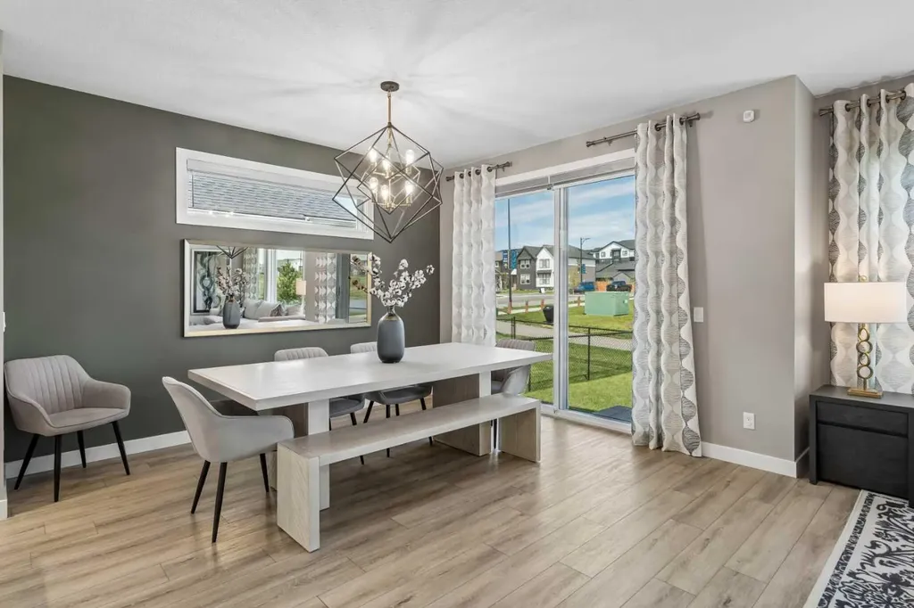 4 Highwood Drive Okotoks AB T1S5S3