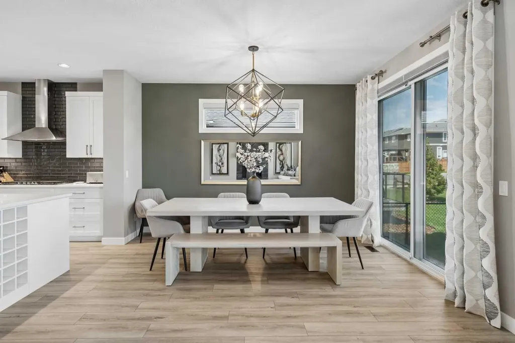 4 Highwood Drive Okotoks AB T1S5S3