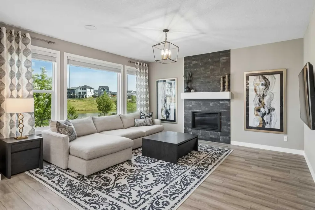 4 Highwood Drive Okotoks AB T1S5S3