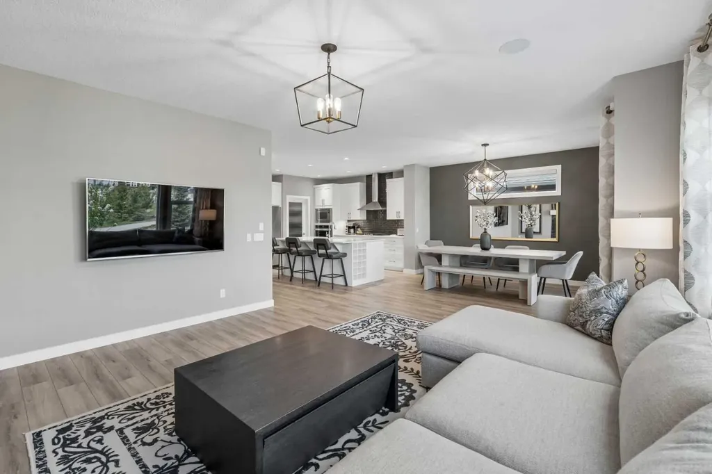 4 Highwood Drive Okotoks AB T1S5S3