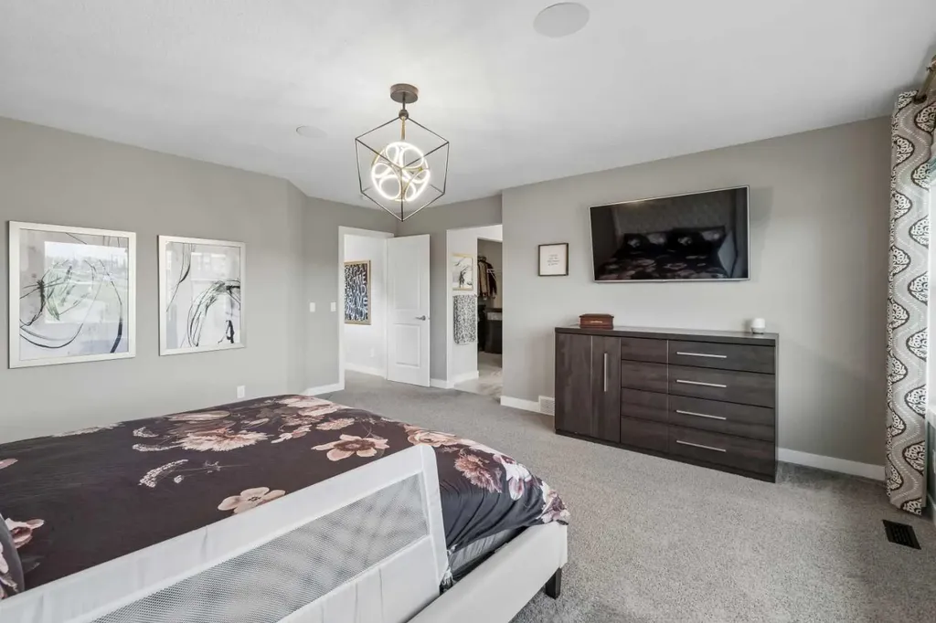 4 Highwood Drive Okotoks AB T1S5S3