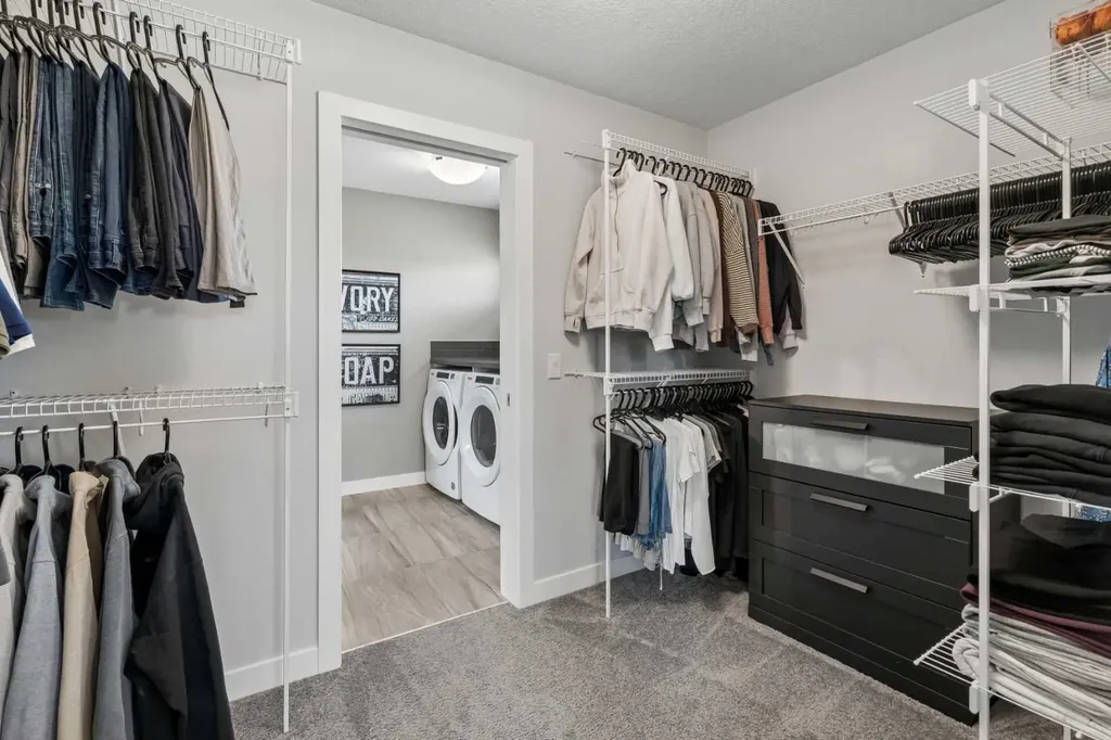 4 Highwood Drive Okotoks AB T1S5S3