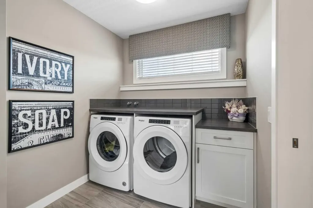4 Highwood Drive Okotoks AB T1S5S3