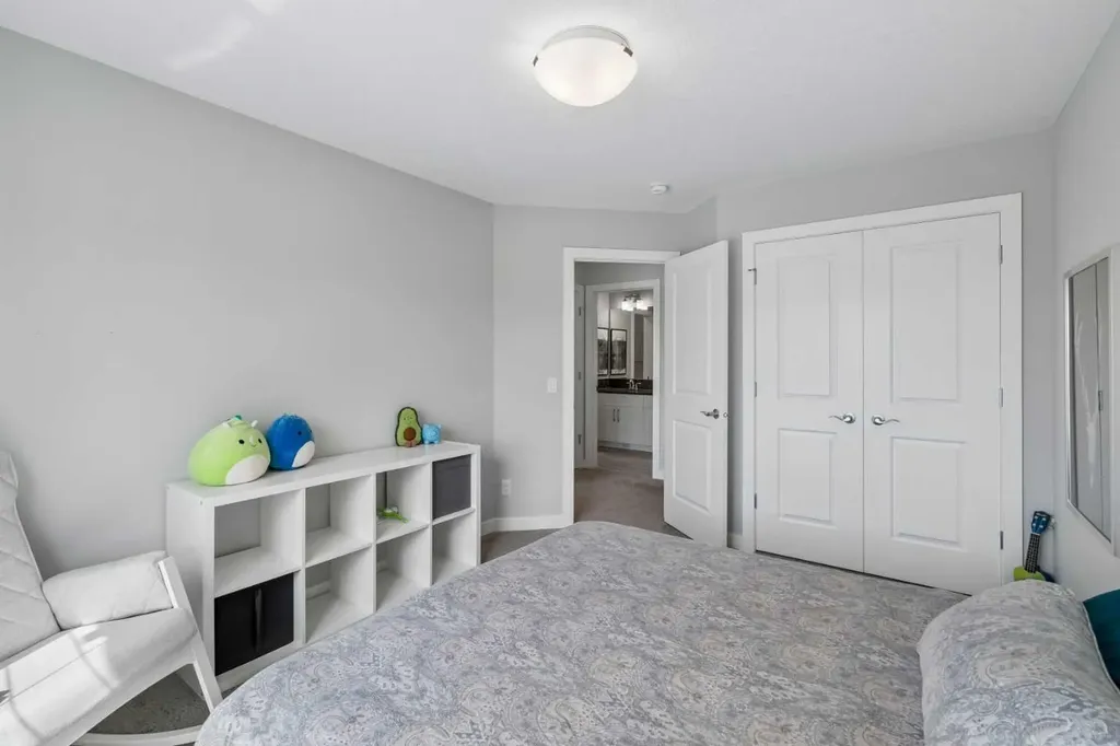 4 Highwood Drive Okotoks AB T1S5S3