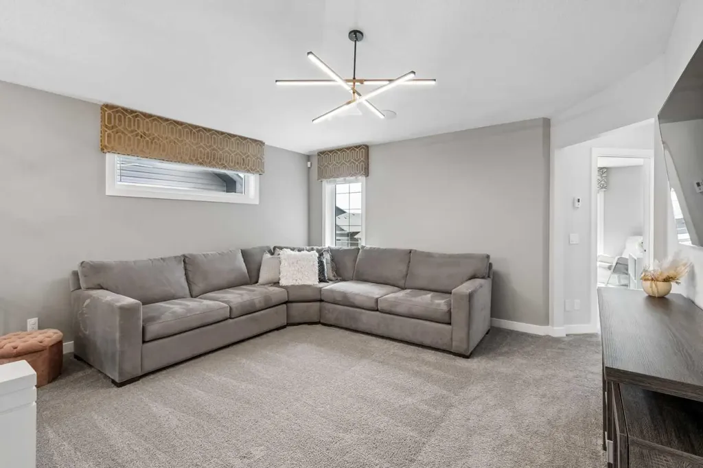 4 Highwood Drive Okotoks AB T1S5S3
