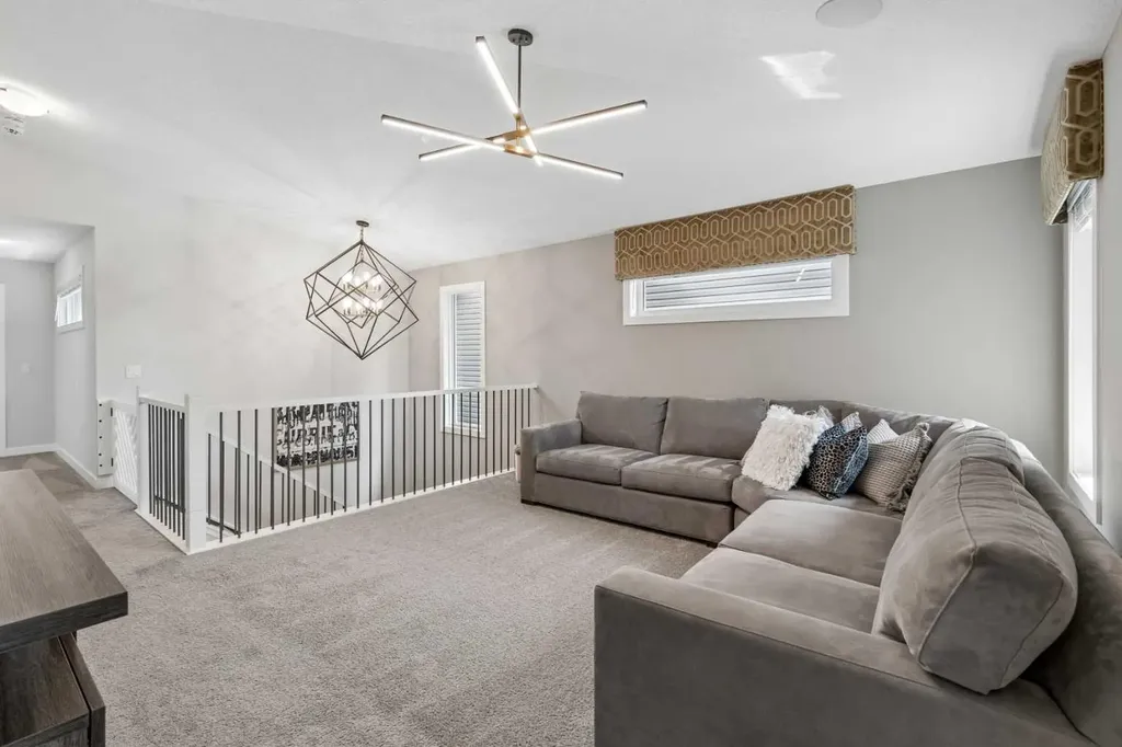 4 Highwood Drive Okotoks AB T1S5S3