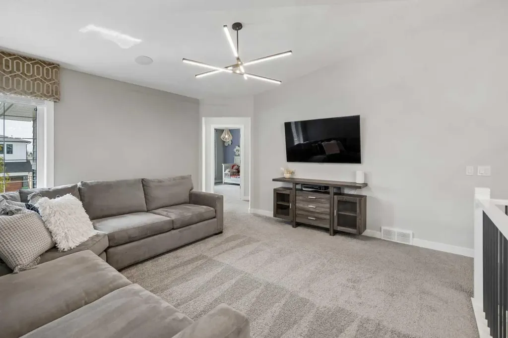 4 Highwood Drive Okotoks AB T1S5S3