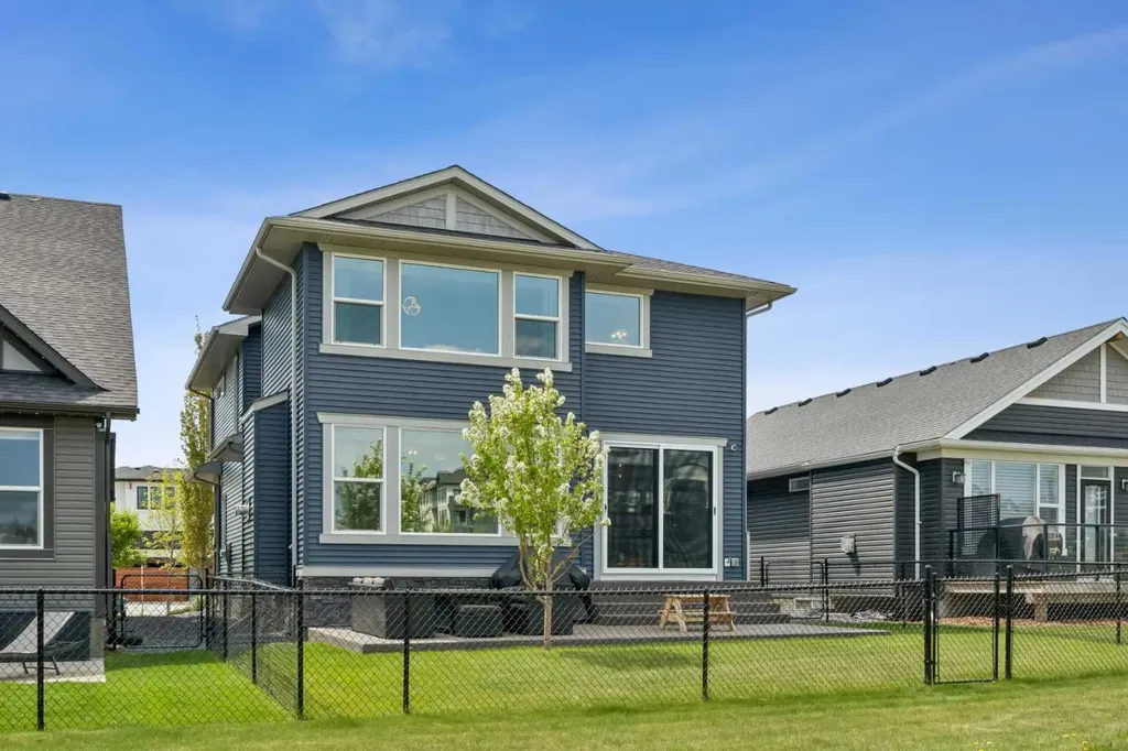 4 Highwood Drive Okotoks AB T1S5S3
