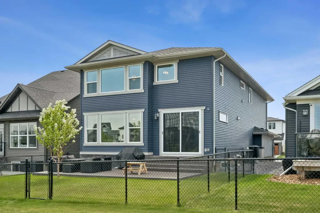 4 Highwood Drive Okotoks AB T1S5S3