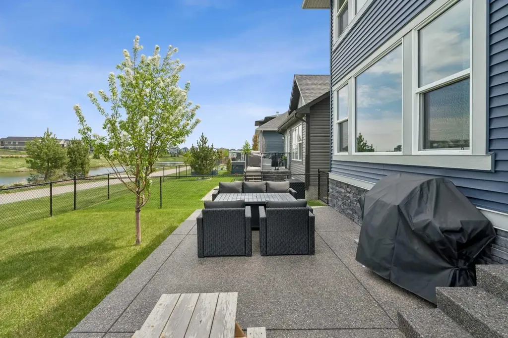 4 Highwood Drive Okotoks AB T1S5S3