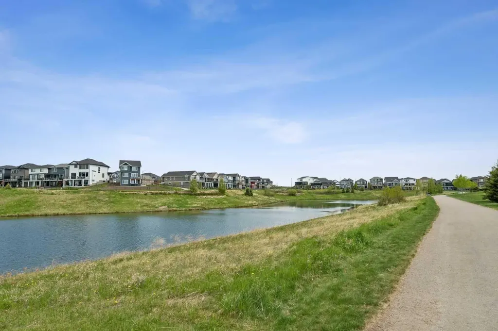 4 Highwood Drive Okotoks AB T1S5S3