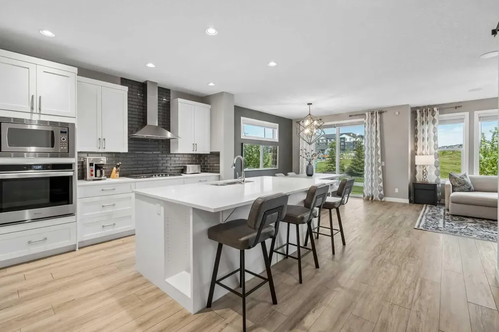 4 Highwood Drive Okotoks AB T1S5S3