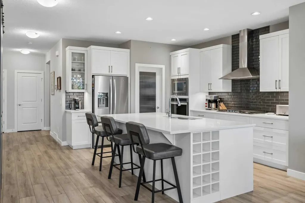 4 Highwood Drive Okotoks AB T1S5S3
