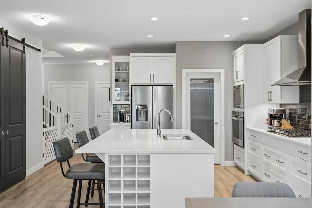 4 Highwood Drive Okotoks AB T1S5S3