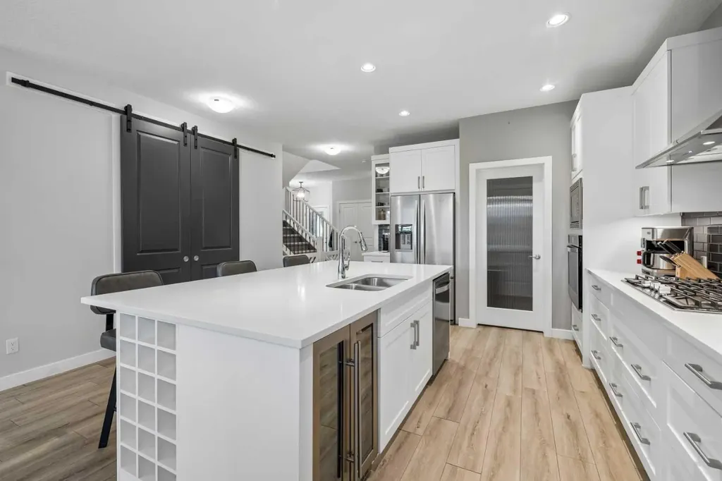 4 Highwood Drive Okotoks AB T1S5S3