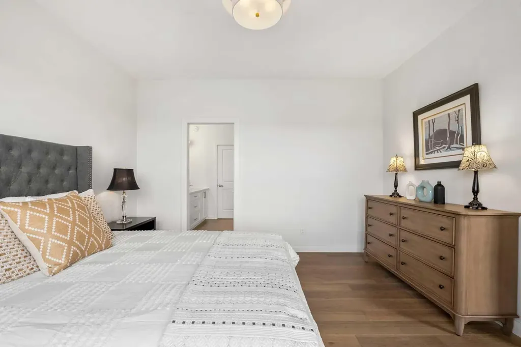 218 Mitchell Heath NW Calgary AB T3R 2G2
