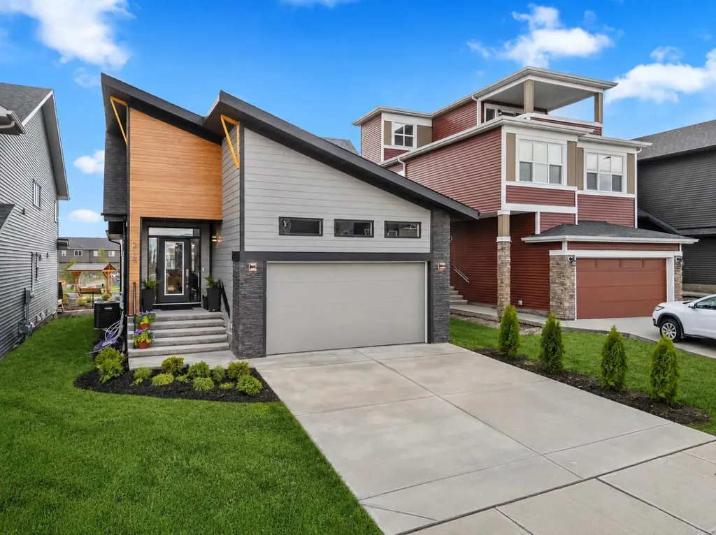 218 Mitchell Heath NW Calgary AB T3R 2G2