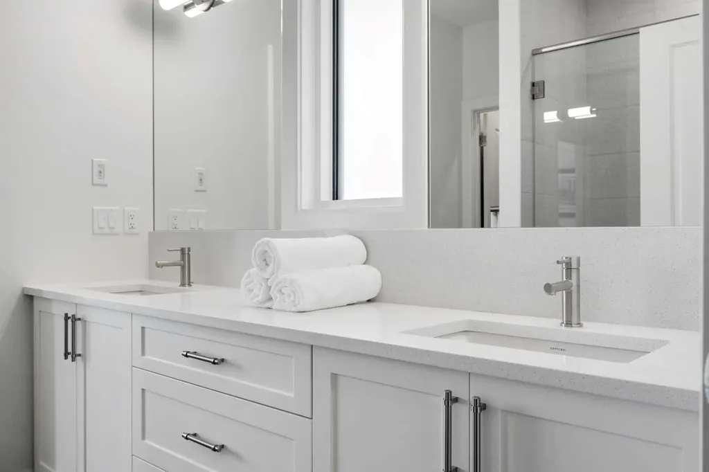 218 Mitchell Heath NW Calgary AB T3R 2G2