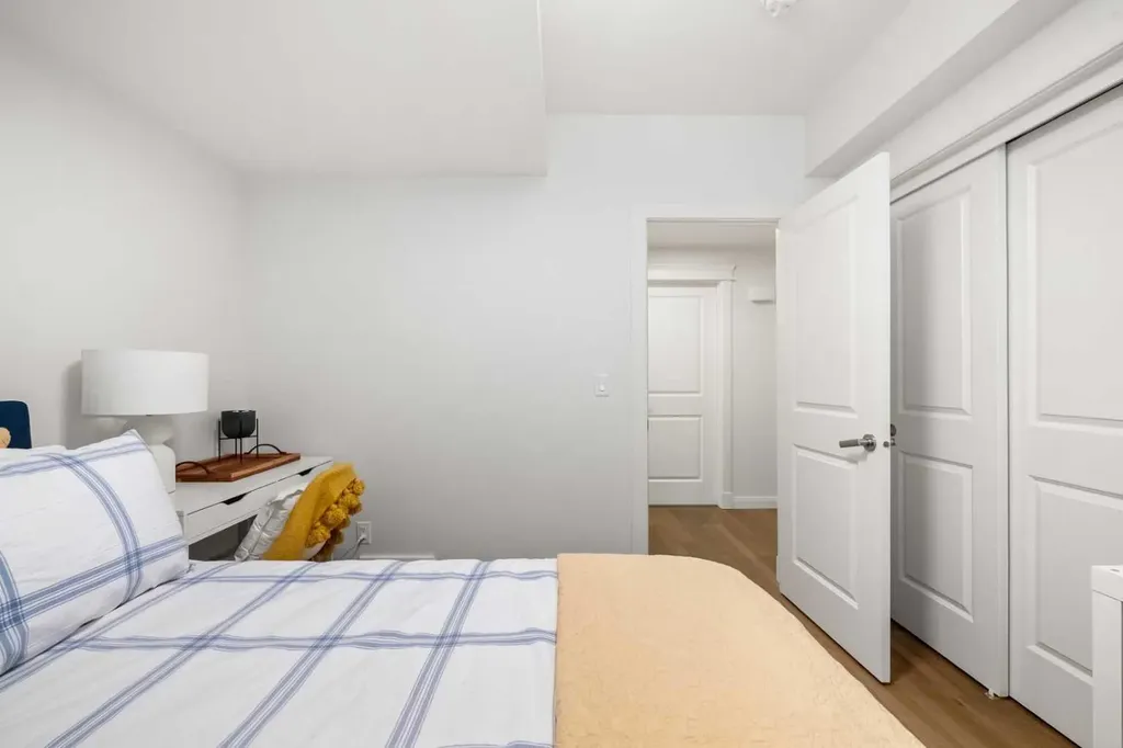 218 Mitchell Heath NW Calgary AB T3R 2G2