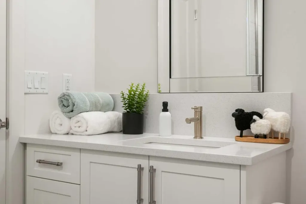 218 Mitchell Heath NW Calgary AB T3R 2G2