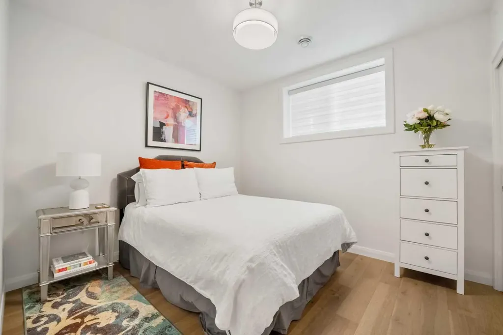 218 Mitchell Heath NW Calgary AB T3R 2G2