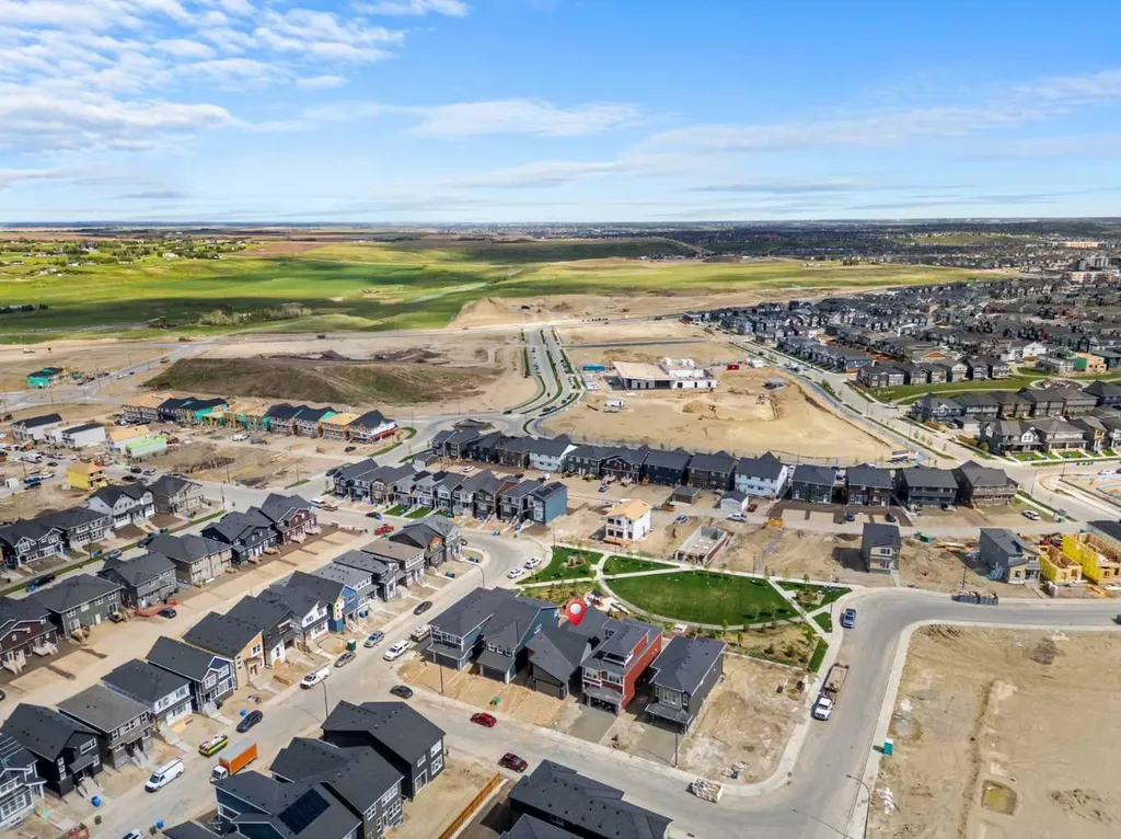218 Mitchell Heath NW Calgary AB T3R 2G2