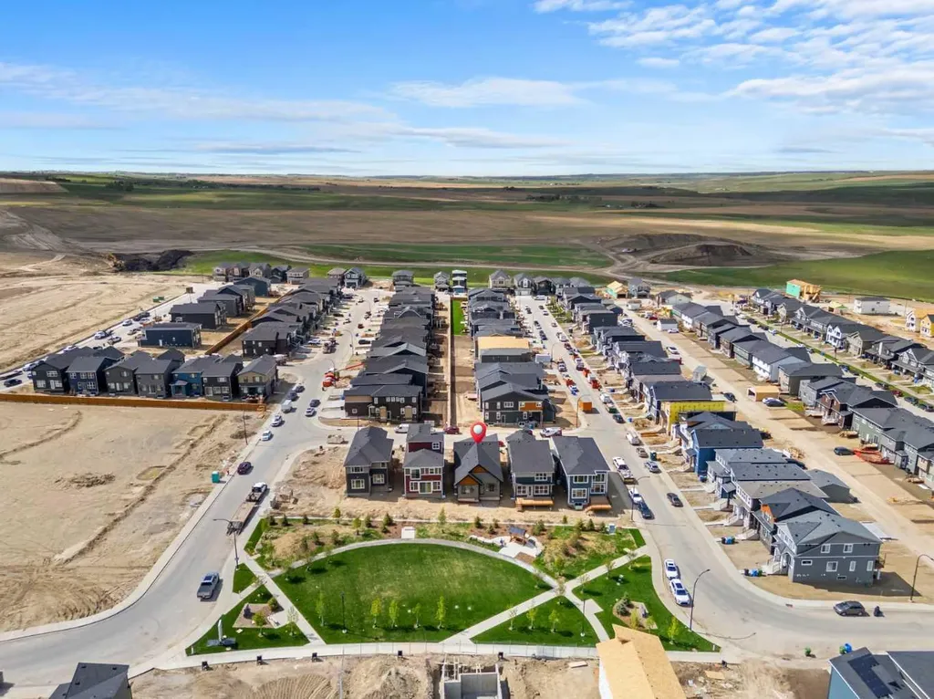 218 Mitchell Heath NW Calgary AB T3R 2G2