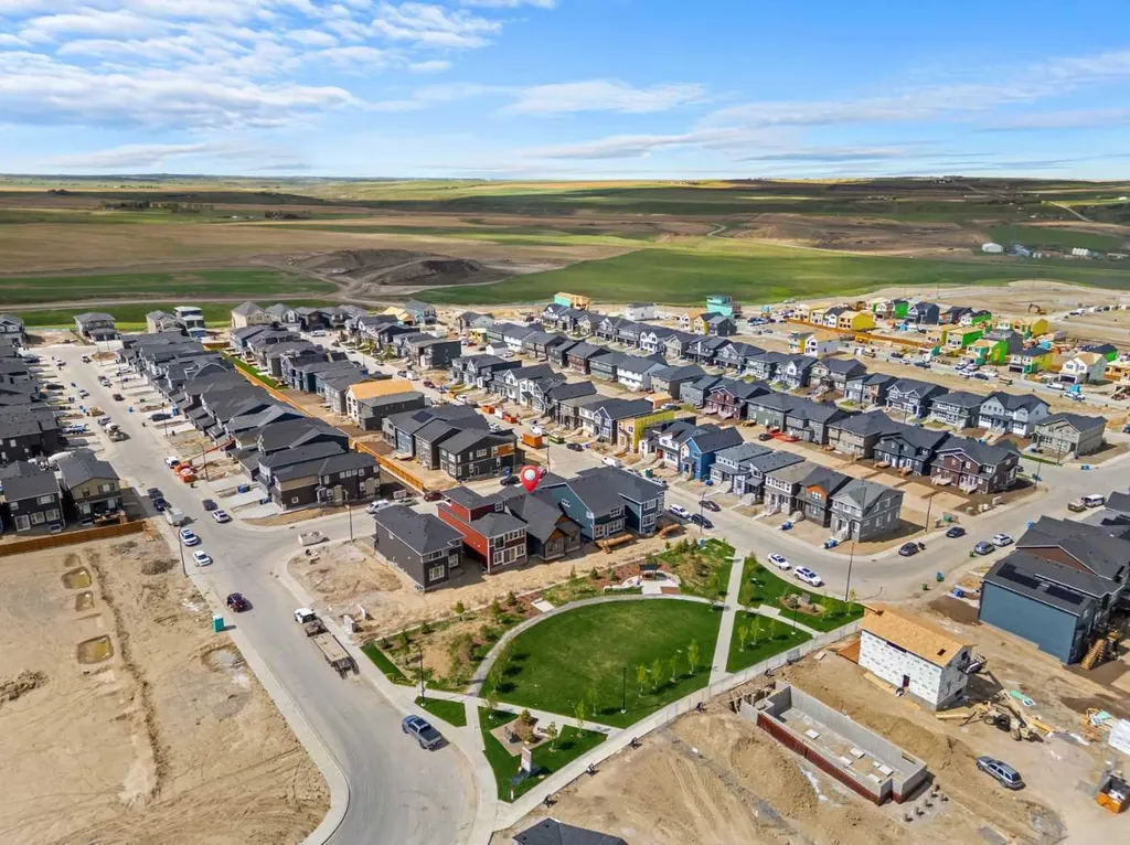 218 Mitchell Heath NW Calgary AB T3R 2G2