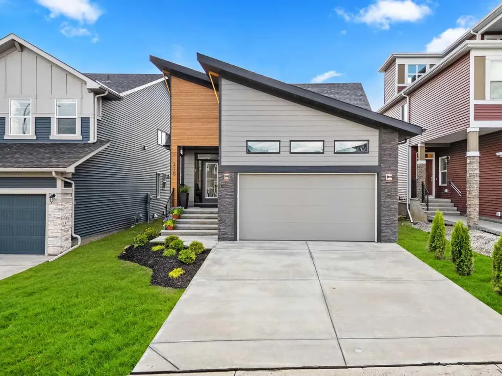 218 Mitchell Heath NW Calgary AB T3R 2G2